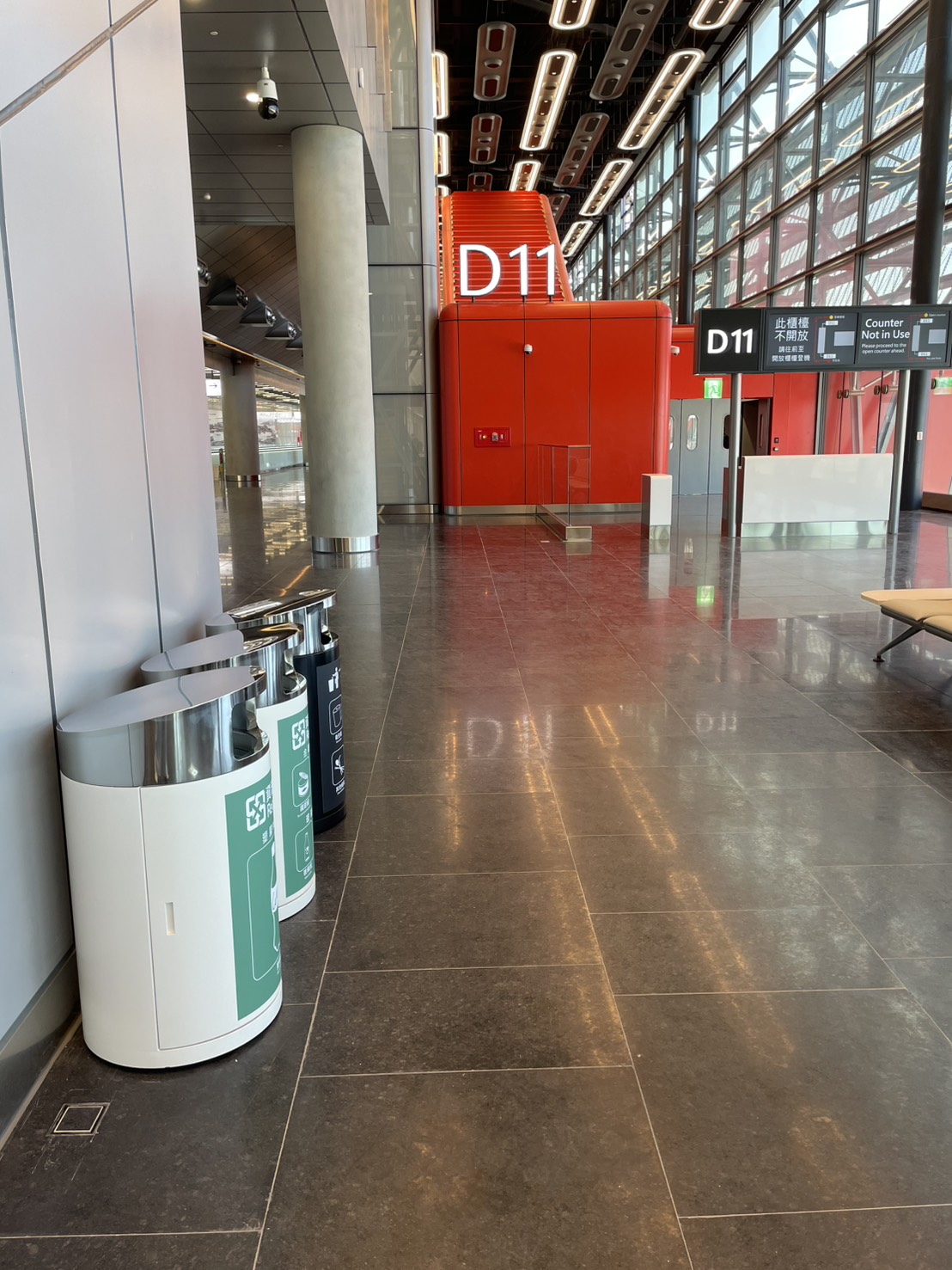 桃園機場第三航廈客製化不鏽鋼垃圾桶