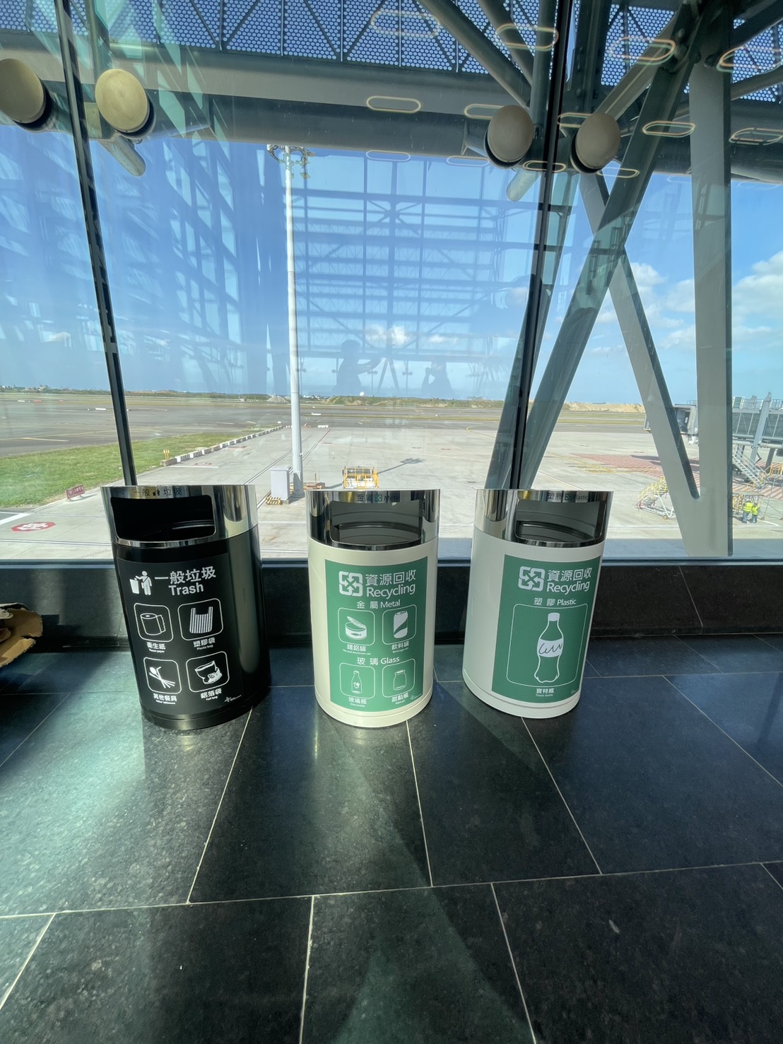 桃園機場第三航廈客製化不鏽鋼垃圾桶
